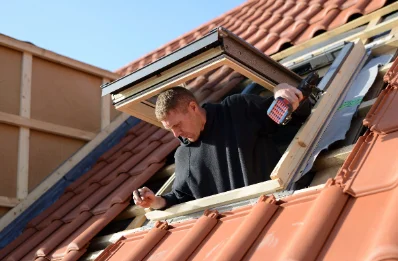 Pose de fenêtres de toit Velux à Alsting